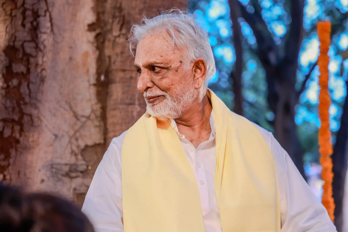 Sri M
