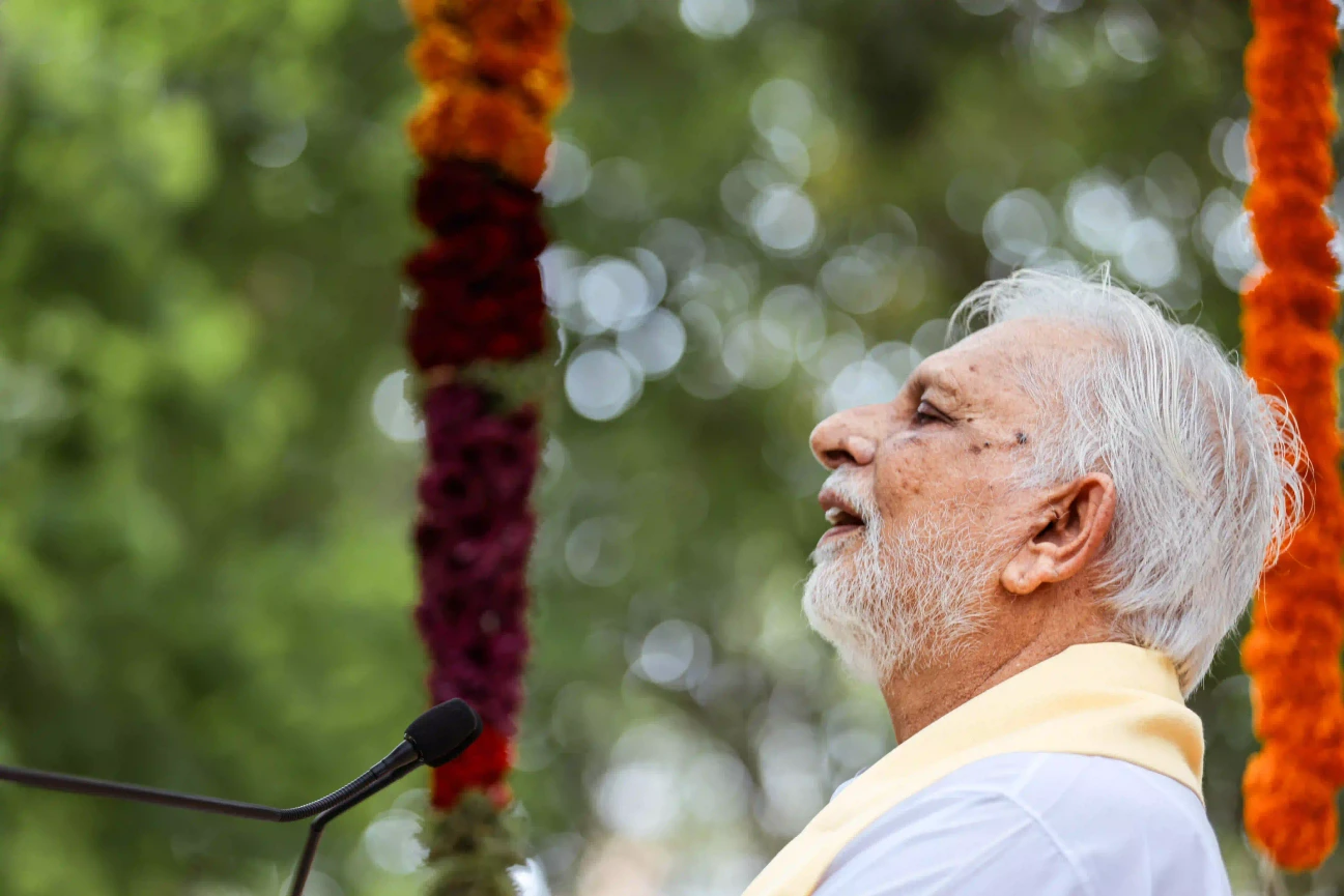 Sri M