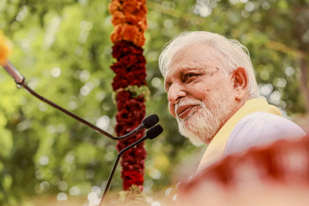 Sri M