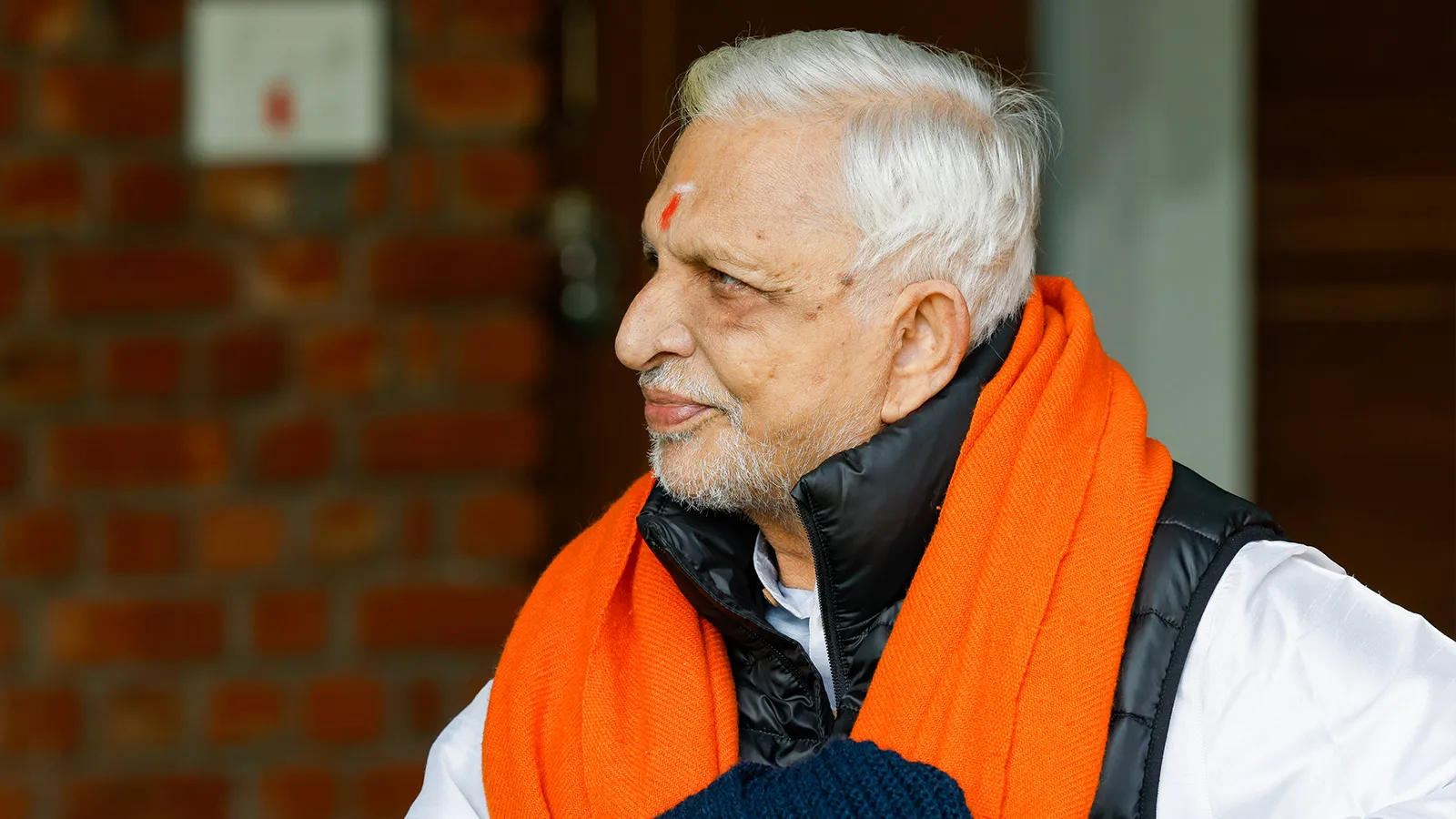 Sri M